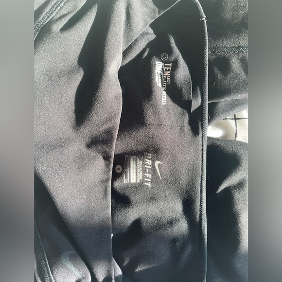 Small Black Cropped Nike Leggings (only worn a couple times) - Picture 6 of 7